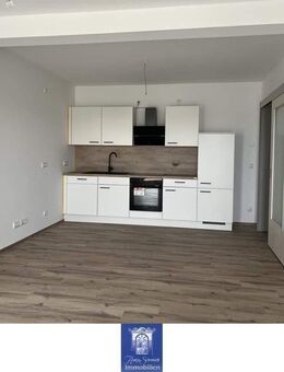 Ihr neuer Lieblingsplatz! Modern saniert, Balkon, Fußbodenheizung, EBK! - Arnsdorf