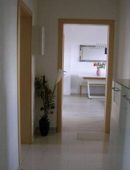 4-ZKB mit Südbalkon -inkl. Küche u. Bad- "von PRIVAT" (demnächst leerstehend), Zentrum Königsbrunn - Königsbrunn