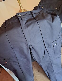 Zwei Neue Arbeits Hosen - Duisburg