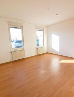 Einzelne Zimmer für Wohngemeinschaft oder komplette 3 Zimmer Wohnung zu vermieten gegenüber EWS Arena... - Göppingen
