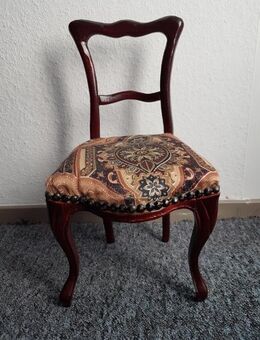 Puppenstuhl  aus Holz mit Polster. - Kassel Brasselsberg