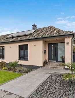 Energetisch sanierte Doppelhaushälfte in Duisburg mit neuem Anbau und großem Garten - Duisburg