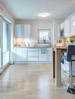 Vollmöblierte zentrale ruhige Erdgeschosswohnung mit Terrasse direkt am Allacher S-Bahnhof - München