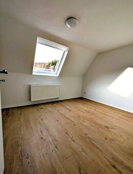 Gemütliche, vollständig renovierte DG-Wohnung in Kaiserslautern-Hohenecken zu vermieten - Kaiserslautern