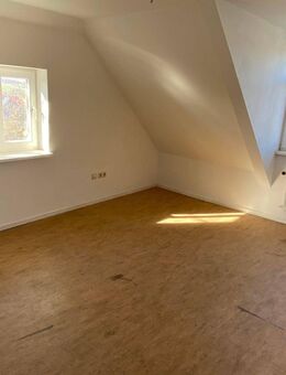 Tolle 2-Zimmer-Wohnung in ruhiger Wohngegend // Dachgeschoss - Wolfsburg