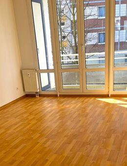 Vermietete 2-Zimmer-Wohnung mit Balkon und Tiefgaragen-Stellplatz - Leipzig