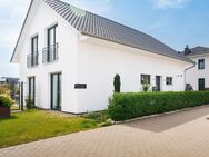 Modernes Einfamilienhaus - Energieeffizienz durch Wärmepumpe und Solarenergie - Ludwigsfelde