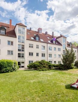 Bezugsfreie 3-Raum-ETW mit Balkon und Stellplatz in DD-Klotzsche. Funktioneller Grundriss! - Dresden