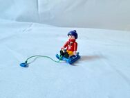 Playmobil Figur Schlitten Kind Rodeln Schnee - Kleinkahl