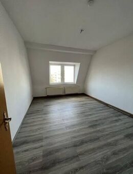 Helle 3-Zimmer-Dachgeschosswohnung - Zeitz