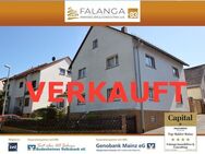 FALANGA IMMOBILIEN - GEMÜTLICHES GROßES EFH mit CHARMANTEN HOF und GARAGE in GUTER Delkenheimer LAGE! - Wiesbaden
