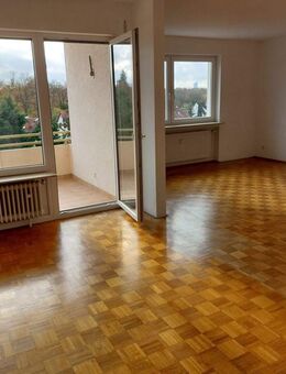 3 Zimmer-Wohnung, Frankfurt/Main Bergen-Enkheim mit Süd/Ost-Balkon, in der Nähe der U-Bahnstation U-7 u. U-4 am Hessen-Center r - Frankfurt (Main)