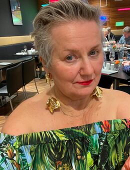 Sie , sehr gern 64 Jahre alt, sucht ihn , gern jünger als ich , also mit Altersunterschied , für Partnerschaft auf Augenhöhe - Berlin