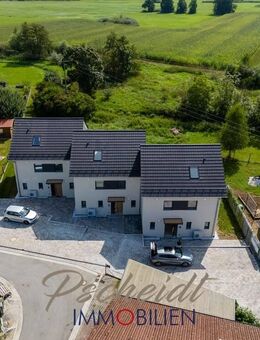 Neubau-Familienoase: Schlüsselfertig ausgebautes REH mit Terrasse, Garten, 2 Stellplätzen, KFW 40 - Herrngiersdorf