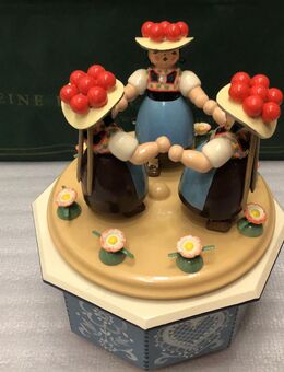 Wendt & Kühn seltene guterhaltene / neuwertige Spieluhr SCHWARZWALDMÄDCHEN Erzgebirge - Meerbusch
