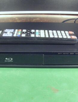 Samsung BD-J4500R/EN Blue ray player mit neuw. Leuchtender Fenbedienung - Oberhaching