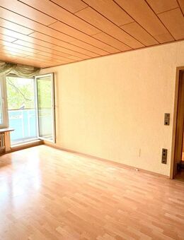 Sofort bezugsfrei: Top-gepflegte 3-Zi.-Whg. mit Balkon - Nürnberg