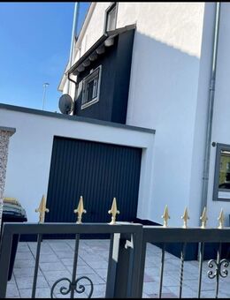 Luxus trifft Gemütlichkeit – Einfamilienhaus mit Sauna & Wintergarten in Frankfurt - Frankfurt (Main)