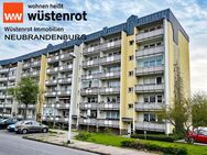 MIT BALKONUND KELLERRAUM: RENOVIERTE UND HELLE DREI-RAUM-WOHNUNG - Neubrandenburg