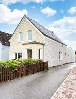 Modernisiertes Stadthaus in zentraler Lage - Dach, Elektrik und Heizung bereits erneuert - Husum (Schleswig-Holstein)