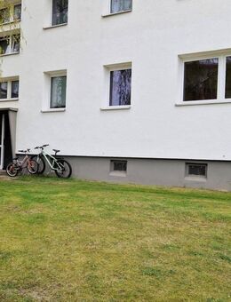 Samtens renovierte 3-Zimmer-Wohnung 1. OG mit Stellplatz sofort frei - Samtens