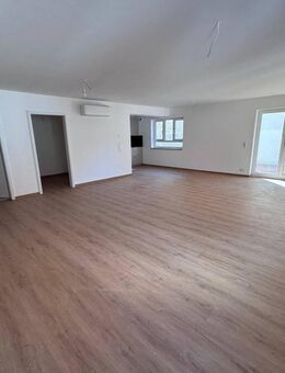 hochwertige 3-Zi.-Wohnung mit toller Dachterrasse in zentraler Wohnlage - Volkach