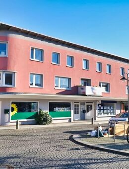 Kapitalanlage/Rendite - Mehrfamilienhaus in bester Innenstadtlage - 6 Wohnungen & 3 Gewerbeeinheiten - Husum (Schleswig-Holstein)
