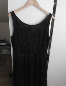 Spitzenkleid neuwertig blau/schwarz 2x getragen, daher bezeichne ich es als neuwertig Gr 40 Neupreis 89.95 € - Metelen