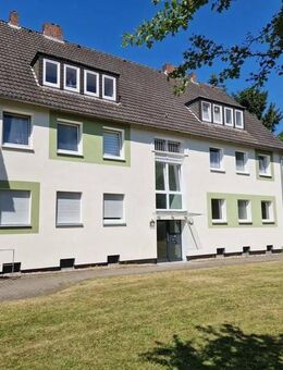 Gemütliche, renovierte 3-Zimmer-Dachgeschosswohnung, kein Balkon - Recklinghausen