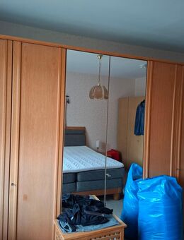 Sehr stabiler und großer Kleiderschrank - Dortmund
