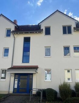 Attraktive 2 Zimmerwohnung zzgl. 33 m² Nutzfläche, Balkon, EBK und Stellplatz - Leipzig