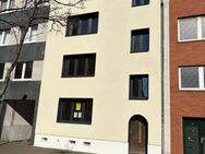 Gemütliche, helle Dachgeschoss-Wohnung - komplett saniert mit Einbauküche - Duisburg