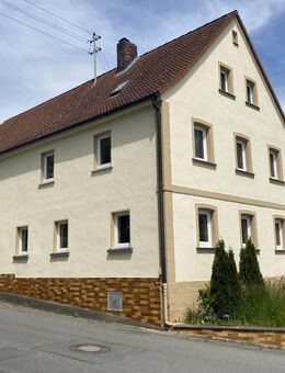 Teilsaniertes Bauernhaus in ruhiger Umgebung - Startklar für Innenausbau und Potenzial - Kulmbach