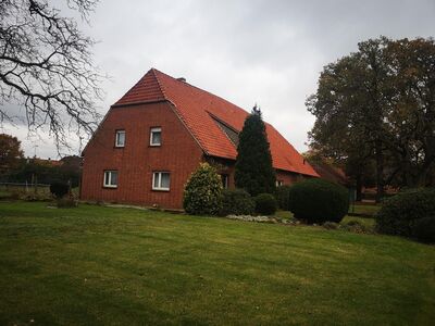 GERÄUMIGER WOHNTRAUM MIT POTENTIAL U. CA. 2400 m² GRUND, ALTEM BAUMBESTAND U.GRÜNER LAGE