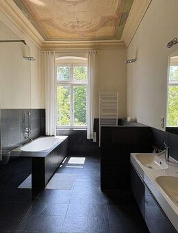 Geräumige 4-Zimmer-Wohnung mit atemberaubendem Stadtblick - Gera