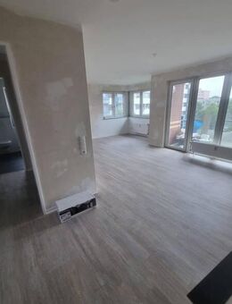 Frisch sanierte 2-Zimmer-Wohnung mit Balkon - Düsseldorf