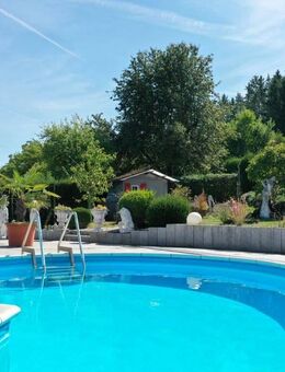 Einfamilienhaus mit mögl. Einliegerwohnung, traumhaften Pool und Gartenparadies! - Waldachtal