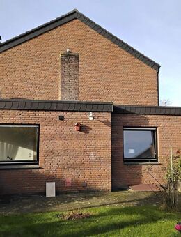 *** BÜSCHER IMMOBILIEN *** Architektonisch interessantes Einfamilienhaus mit großem Grundstück im Nordosten von Epe - Gronau (Westfalen)