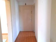 +++Ideal für ganz Eilige Singles, Pendler oder Paare! Helle 2-Zi. Wohnung (im DG, 1.OG) ohne Einbauküche ohne Balkon in Ochsenfurt+++ - Ochsenfurt