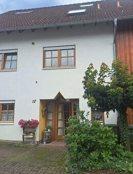 Attraktive Architekten Doppelhaushälfte in Massivbauweise mit Einliegerwohnung & Dach-Atelier - Fürth (Hessen)
