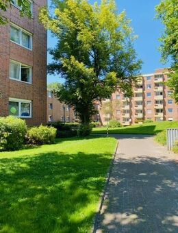 Platz für die ganze Familie ! Helle-4-Zimmer-Wohnung mit Balkon - Lippstadt