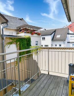 Moderne 4 Zi Maisonette mit 2 Schlafräumen mitten in Hornau - Kelkheim (Taunus)