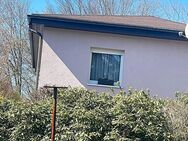 Lichtenau - Auerswalde/bei Chemnitz - Bungalow (Baujahr 2002) mit attraktivem Investmentmodell in 09244 Lichtenau-Auerswalde bei Chemnitz - Lichtenau (Sachsen)
