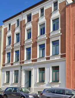 Schön geschnittene 4- Raum- Eigentumswohnung mit großem Balkon, nahe dem Schweriner See - Schwerin