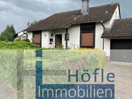 Einfamilienhaus mit Garten, 2 Garagen und jeder Menge Potenzial, in Wiesbaden-Delkenheim - Wiesbaden