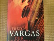 Fred Vargas: Der verbotene Ort. Krimi/Thriller - Nürnberg