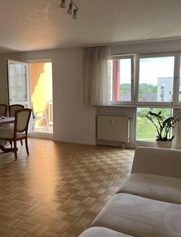 Sifi: 3,5 ZW mit Aufzug in sonniger und ruhiger Lage - Sindelfingen