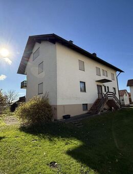 Großes Grundstück mit ca. 1.984 qm ***Denkmalensemble & 2 Familienhaus & Garagen - Adelschlag