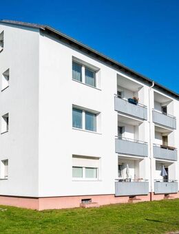 3-Zimmerwohnung mit modernem Wannenbad, Laminat und Balkon in Rotenburg - Rotenburg (Wümme)