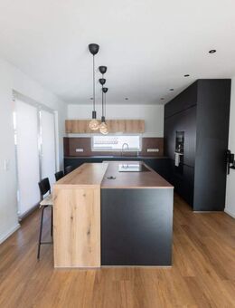 Modernes Einfamilienhaus mit Garten und Doppelgarage in Gernsbach! exkl. 50qm2 ausbaufähig zu ELW - Gernsbach